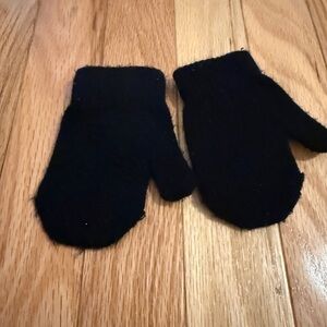 Capelli of New York Black Winter Toddler Mittens